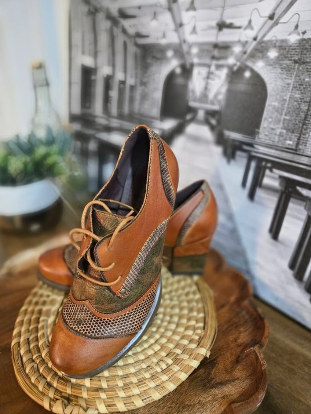 L'Artiste by Spring Step Brown Leather Hand-Painted Oxford Block Heels, NWOB